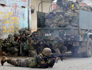 Φιλιππίνες: Ξεκινά η τελειωτική μεγάλη επίθεση του Στρατού για να κατατροπωθεί ο ISIS στο Μαράουι (βίντεο)